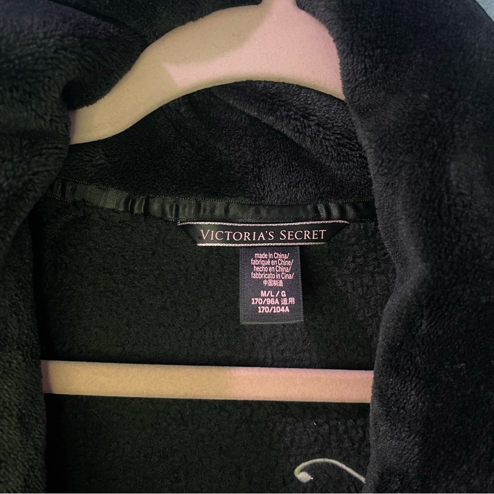Victoria's Secret Black Satin Robe - Picture 4 of 4